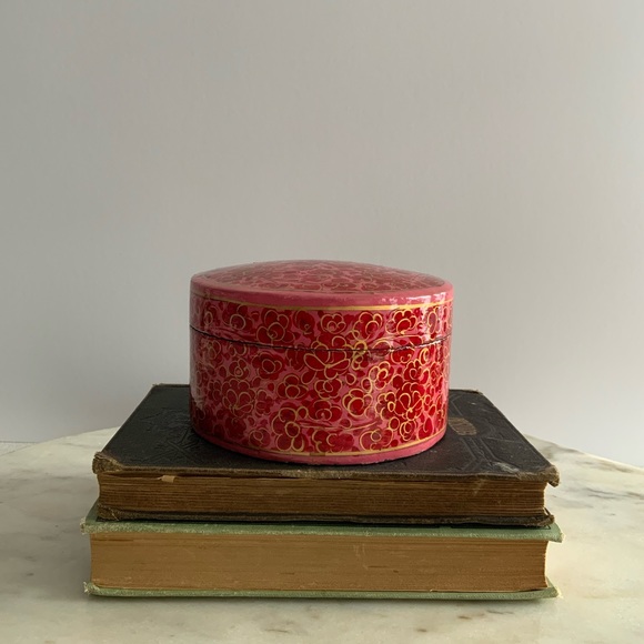 *SOLD* Pink&Red Lacquer Box - Picture 2 of 11